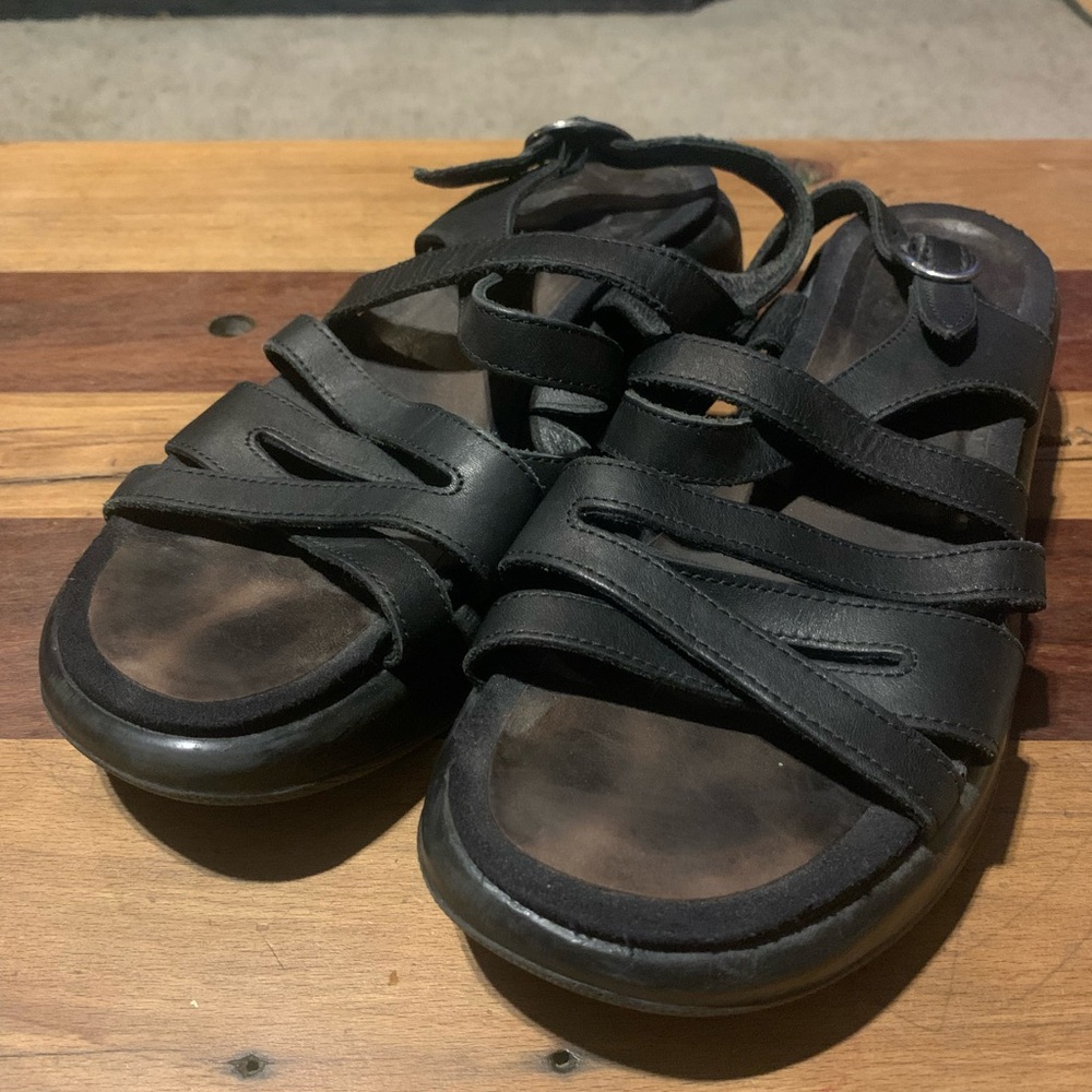 Dansko black leather women’s sandal